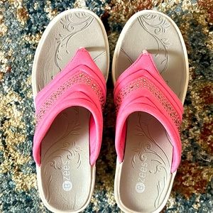Excellent condition slip on sandals ..